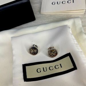 Gucci
SKU: 202451F02219101
Silver Interlocking G Stud Earrings